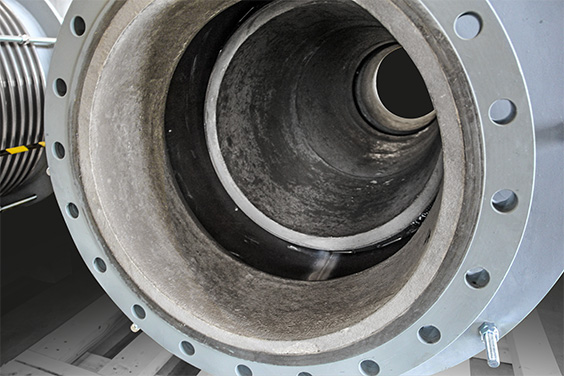 Expansion joint with refractory lining