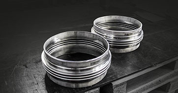 Expansion joints for LNG powered ship