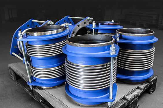 Single bellow lateral expansion joints