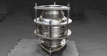 Pressure balanced expansion joint with special convolutions