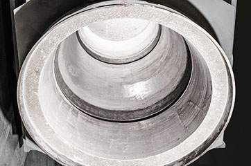 Refractory lining on FCC bellows