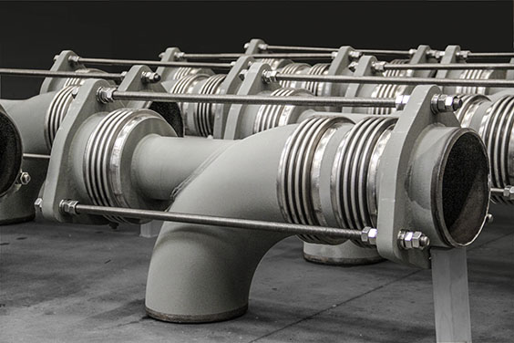 Corner relief expansion joint