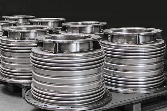 Exhaust expansion bellows