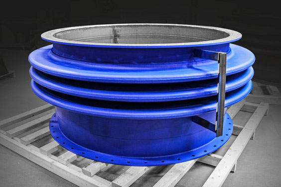 Lens pipe expansion joint