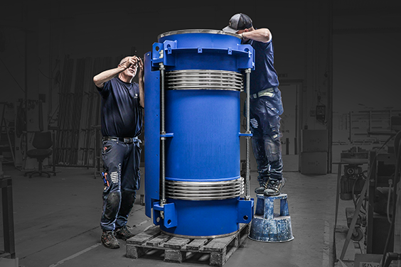 Tied Compensators made from 10CrMo9-10 and Incoloy 825, with special protective covers to installed in the steam extraction system from the turbines in a nuclear power plant