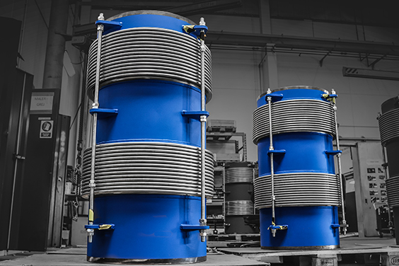 +640/-0 MM AXIAL MOVEMENT ABSORBED BY EXPANSION JOINT DESIGN