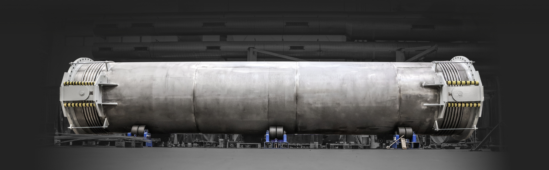 10-METRE-LONG HINGED
FLEXIBLE JOINT