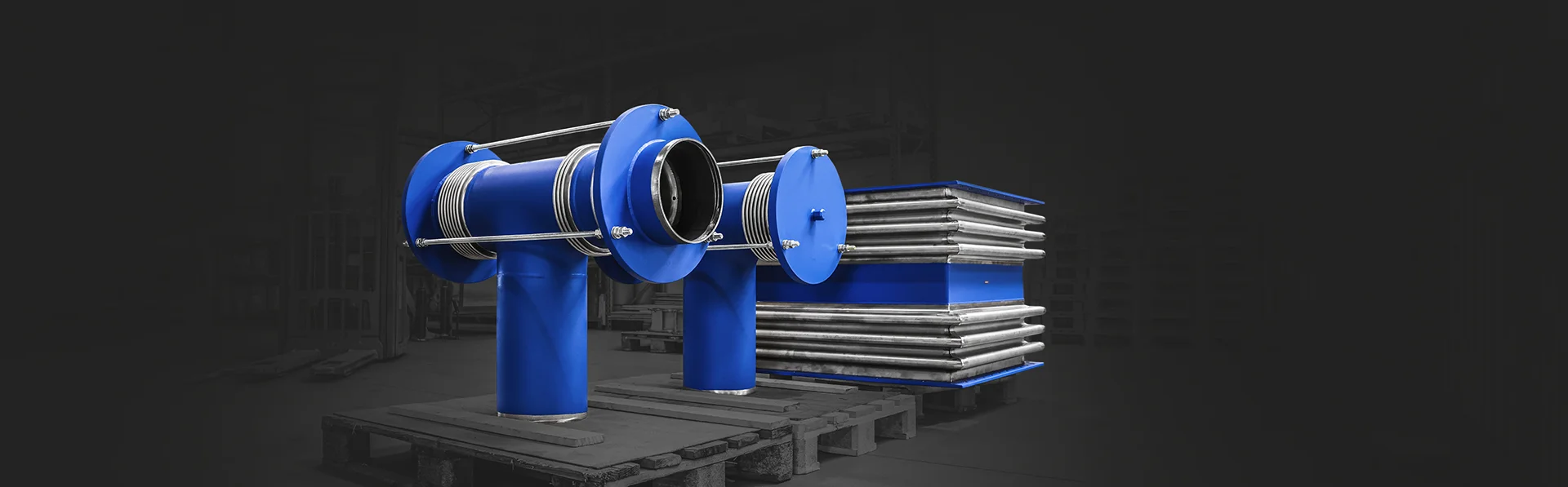 For a project in a geothermal power plant, the client needed a manufacturer able to design and manufacture the Corner Relief Expansion Joints as well as the box-shaped Expansion Joint